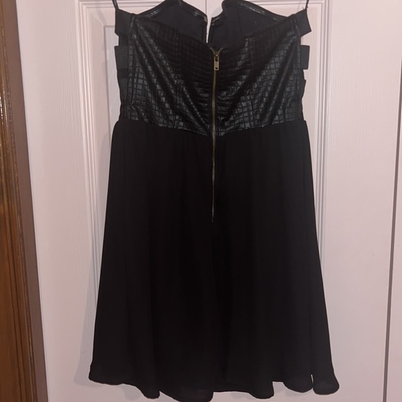 Forever 21 Faux Leather Corset and Flowy Skirt Dress. Size Small. - Picture 4 of 5